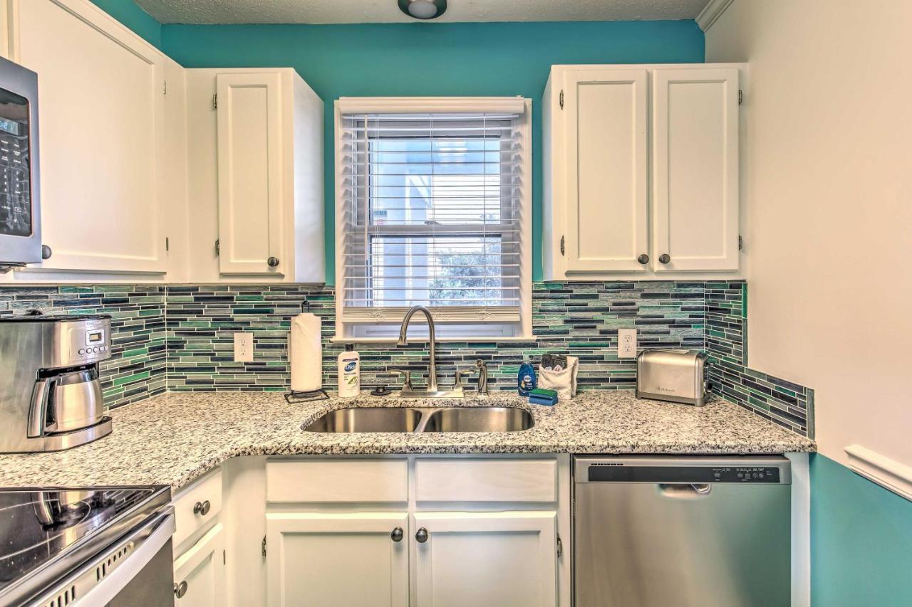 Surfside Beach Escape With Pool - Walk To Ocean! Миртл-Бич Экстерьер фото