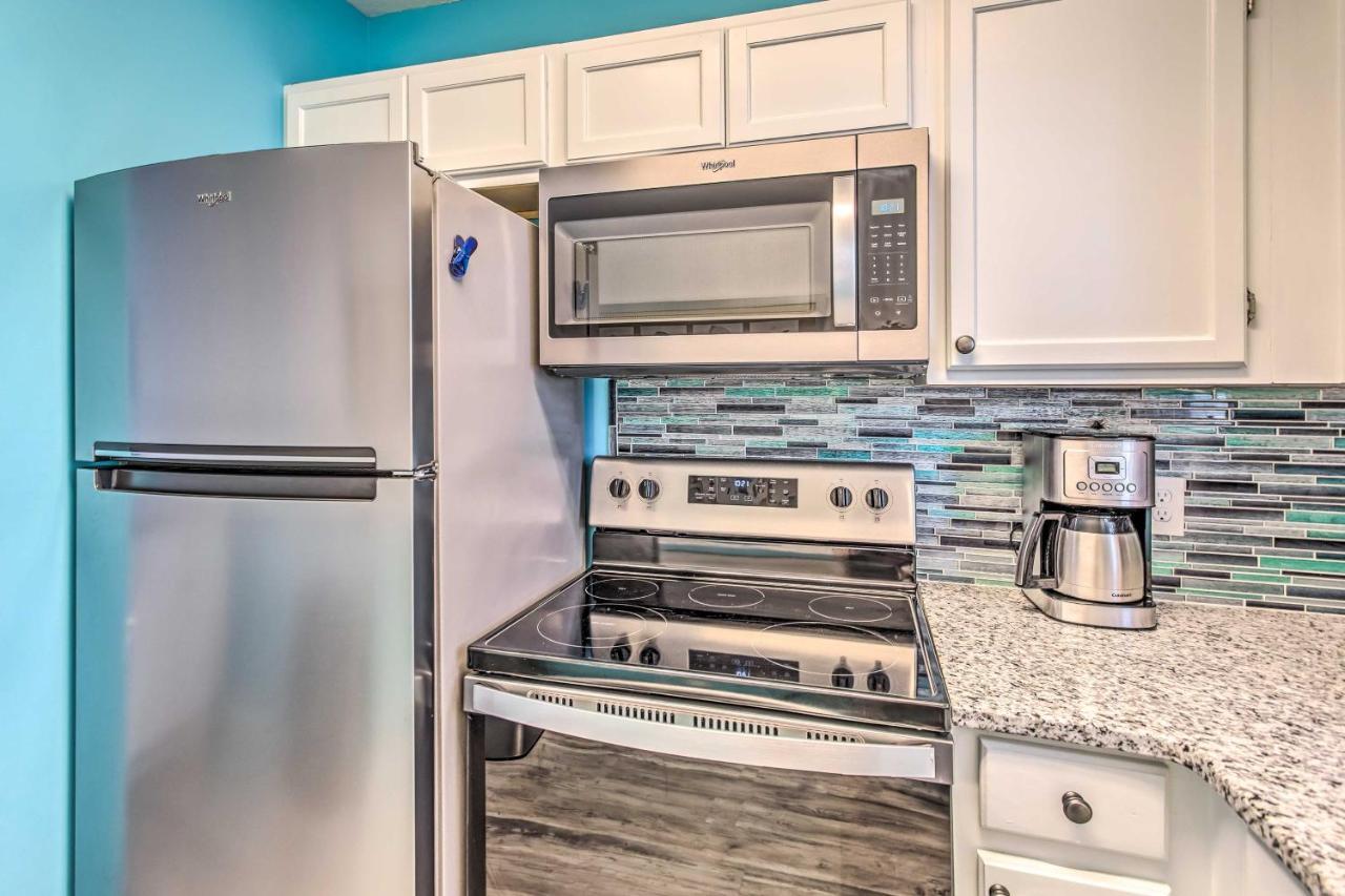 Surfside Beach Escape With Pool - Walk To Ocean! Миртл-Бич Экстерьер фото
