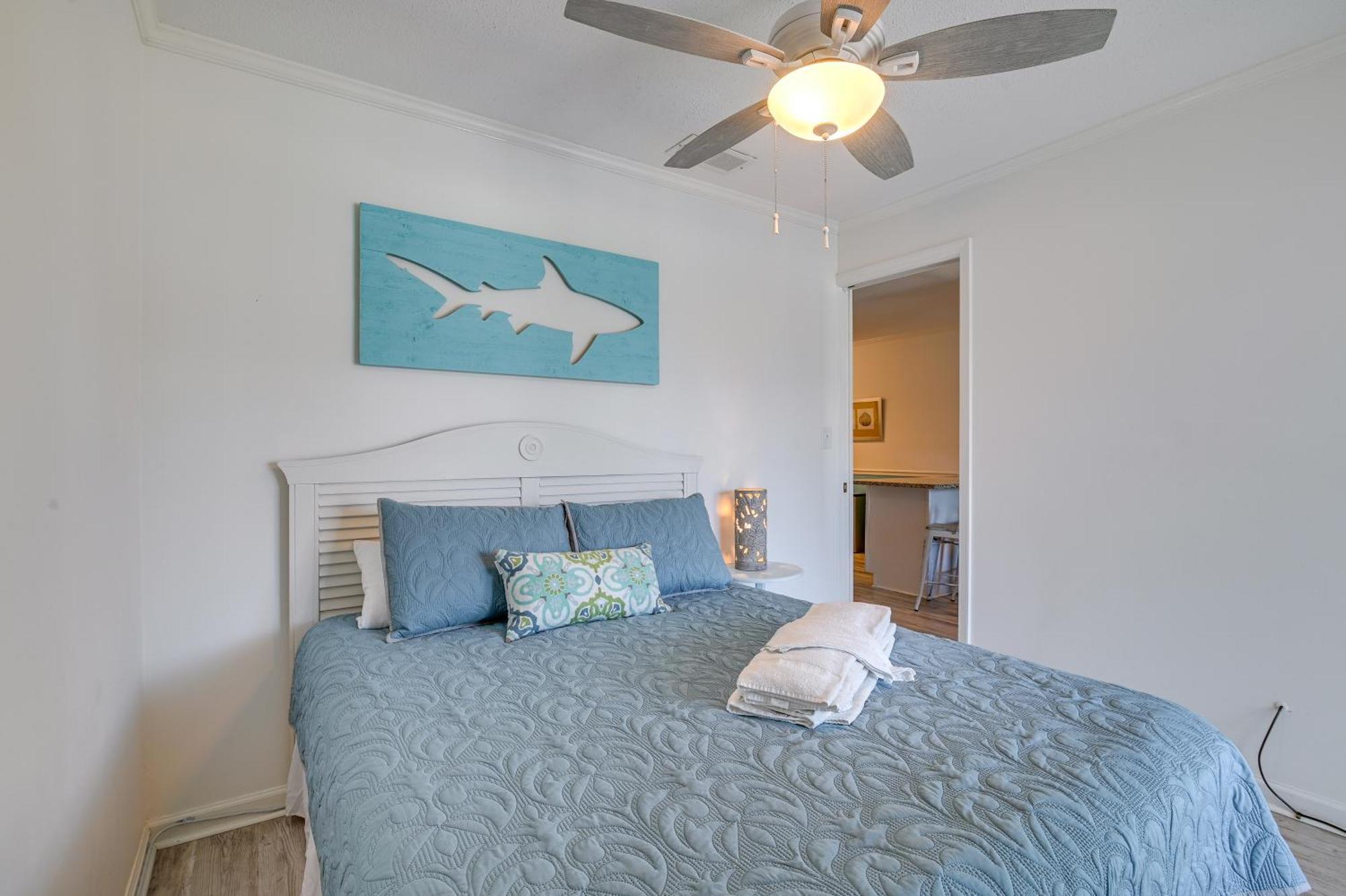 Surfside Beach Escape With Pool - Walk To Ocean! Миртл-Бич Экстерьер фото