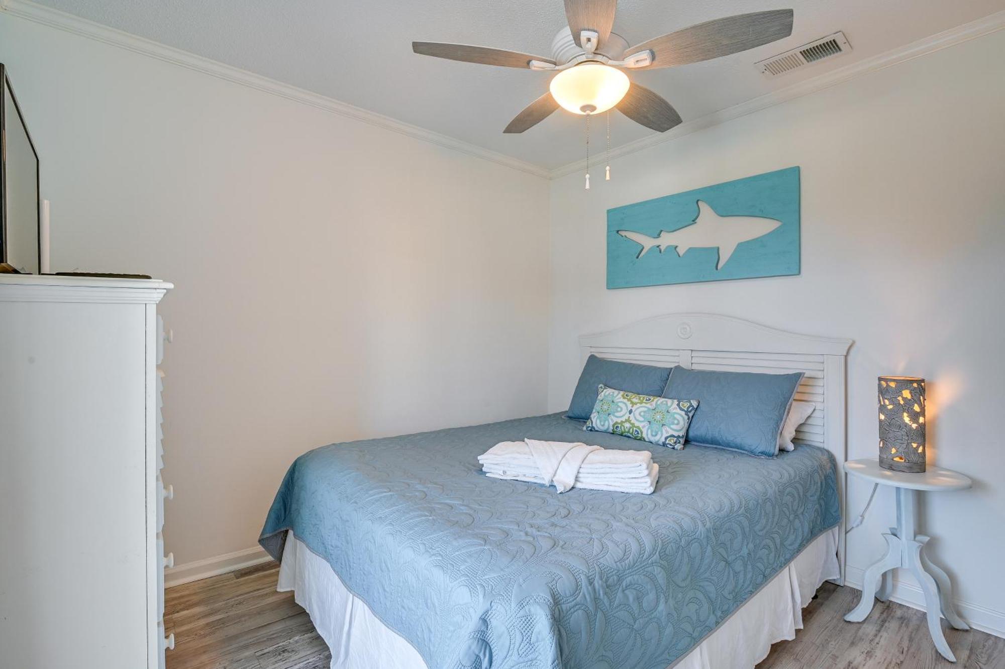Surfside Beach Escape With Pool - Walk To Ocean! Миртл-Бич Экстерьер фото